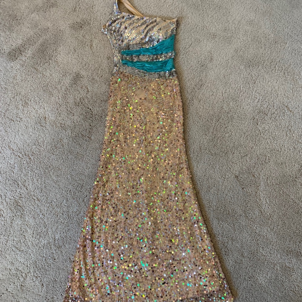 Selling Used Prom Dress